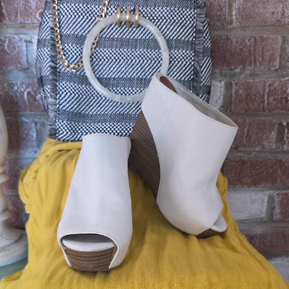 Jessica Simpson White Peep Toe Wedges